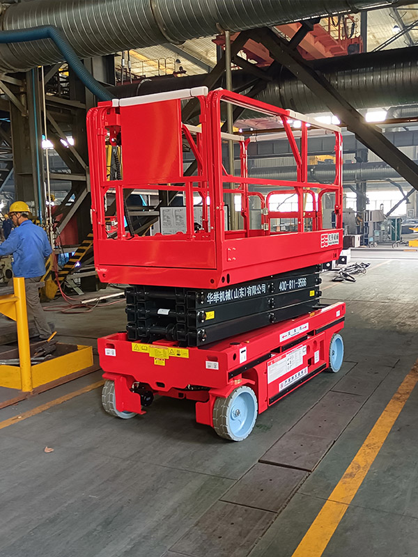 华举厂区使用升降作业平台车